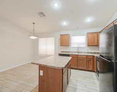 41740 W Sunland Drive - Photo Thumbnail 10