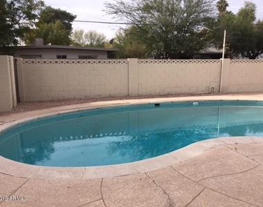 801 E Campus Drive - Photo Thumbnail 10