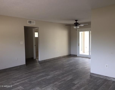 801 E Campus Drive - Photo Thumbnail 3