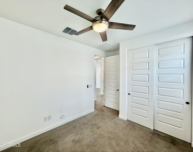 9923 E Tillman Avenue - Photo Thumbnail 4