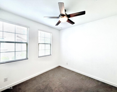 9923 E Tillman Avenue - Photo Thumbnail 3
