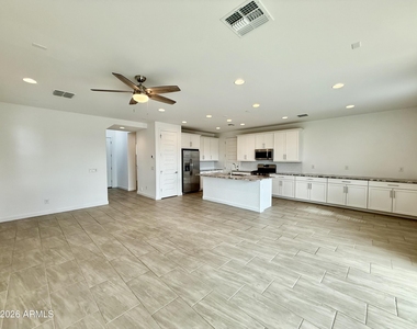 9923 E Tillman Avenue - Photo Thumbnail 7