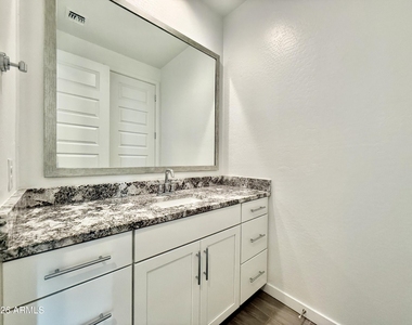 9923 E Tillman Avenue - Photo Thumbnail 14