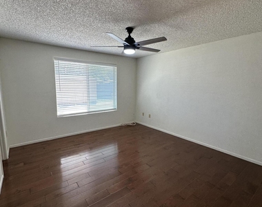 5653 W Hatcher Road - Photo Thumbnail 11