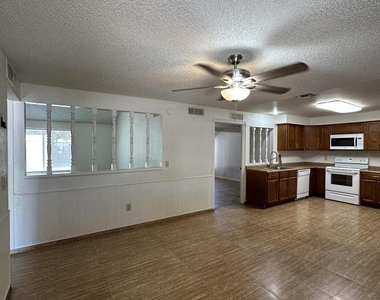 5653 W Hatcher Road - Photo Thumbnail 15
