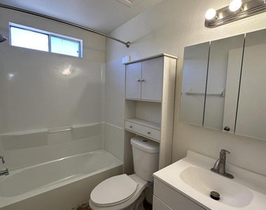 5653 W Hatcher Road - Photo Thumbnail 10