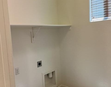 19165 N Ventana Lane - Photo Thumbnail 4