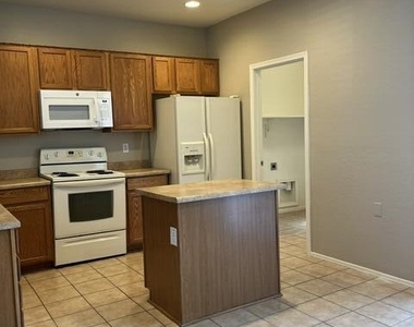 19165 N Ventana Lane - Photo Thumbnail 5