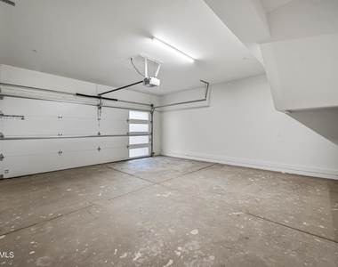 1023 W 5th Street - Photo Thumbnail 30