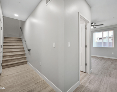 1023 W 5th Street - Photo Thumbnail 14