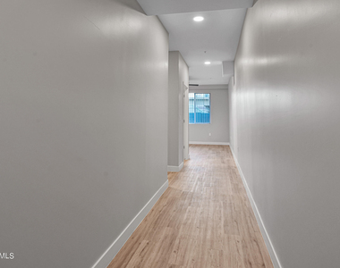1023 W 5th Street - Photo Thumbnail 1