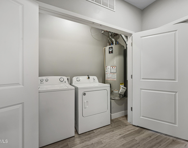 1023 W 5th Street - Photo Thumbnail 29