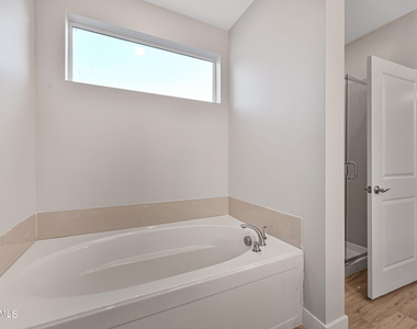 1023 W 5th Street - Photo Thumbnail 21