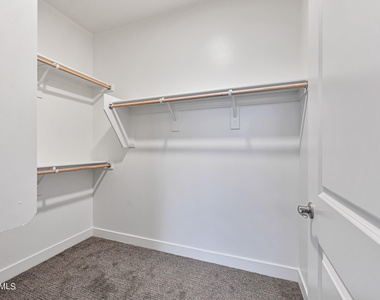 1023 W 5th Street - Photo Thumbnail 25
