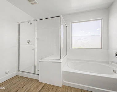 16332 W Moreland Street - Photo Thumbnail 16