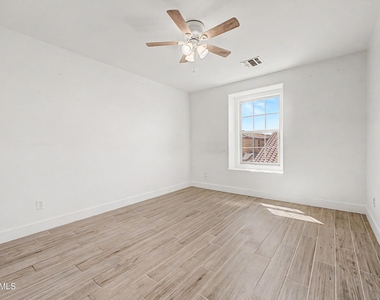 16332 W Moreland Street - Photo Thumbnail 20