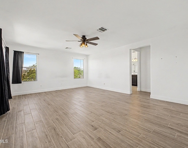 16332 W Moreland Street - Photo Thumbnail 11