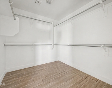 16332 W Moreland Street - Photo Thumbnail 17