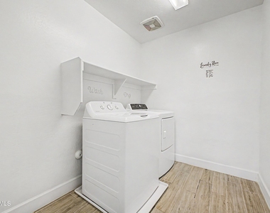 16332 W Moreland Street - Photo Thumbnail 27