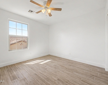 16332 W Moreland Street - Photo Thumbnail 18