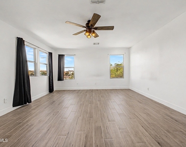 16332 W Moreland Street - Photo Thumbnail 12