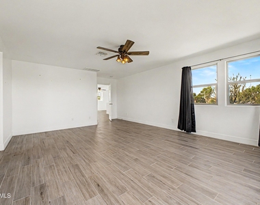 16332 W Moreland Street - Photo Thumbnail 13