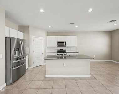 24056 W Watkins Street - Photo Thumbnail 7