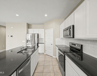24056 W Watkins Street - Photo Thumbnail 8