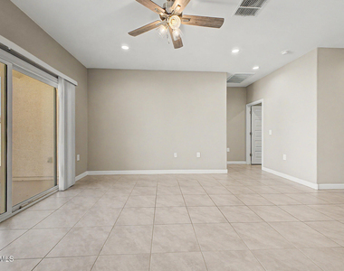 24056 W Watkins Street - Photo Thumbnail 4