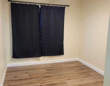 8888 N 47th Avenue - Photo Thumbnail 8