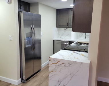8888 N 47th Avenue - Photo Thumbnail 5