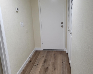 8888 N 47th Avenue - Photo Thumbnail 7