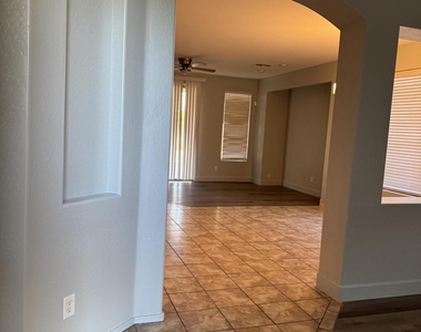 11562 W La Reata Avenue - Photo Thumbnail 1