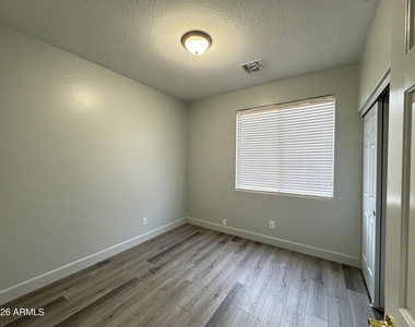 11562 W La Reata Avenue - Photo Thumbnail 7