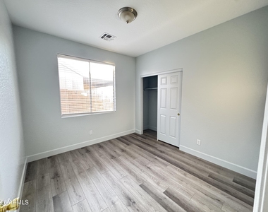 11562 W La Reata Avenue - Photo Thumbnail 10
