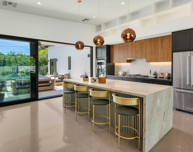 75 E Griswold Road - Photo Thumbnail 7