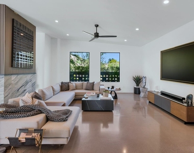 75 E Griswold Road - Photo Thumbnail 11