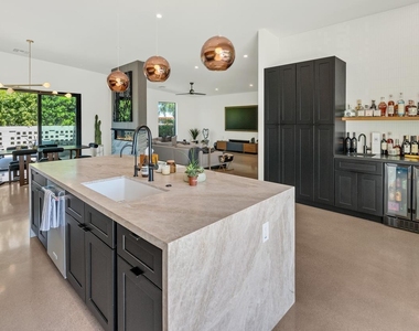75 E Griswold Road - Photo Thumbnail 8