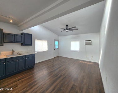 1618 W Gardenia Drive - Photo Thumbnail 14