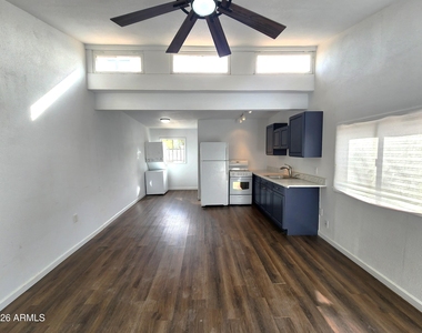 1618 W Gardenia Drive - Photo Thumbnail 9