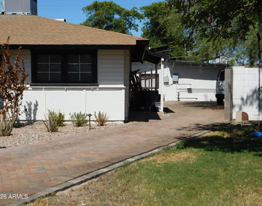 1618 W Gardenia Drive - Photo Thumbnail 7