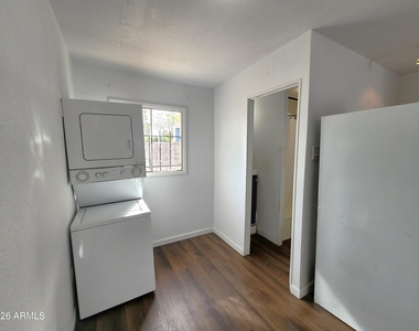 1618 W Gardenia Drive - Photo Thumbnail 17