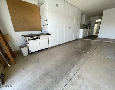 16810 N Boswell Boulevard - Photo Thumbnail 25