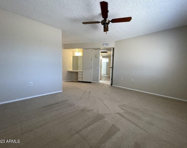 16810 N Boswell Boulevard - Photo Thumbnail 19