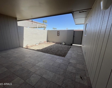 16810 N Boswell Boulevard - Photo Thumbnail 28