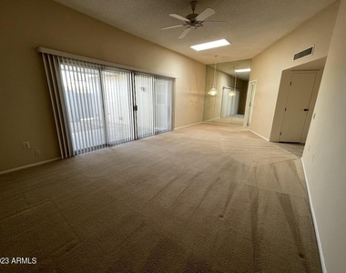 16810 N Boswell Boulevard - Photo Thumbnail 14