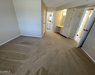 16810 N Boswell Boulevard - Photo Thumbnail 16