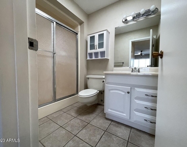 16810 N Boswell Boulevard - Photo Thumbnail 22