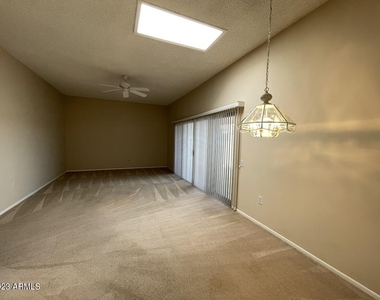 16810 N Boswell Boulevard - Photo Thumbnail 10