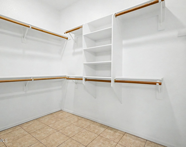 405 W Primoroso Drive - Photo Thumbnail 17